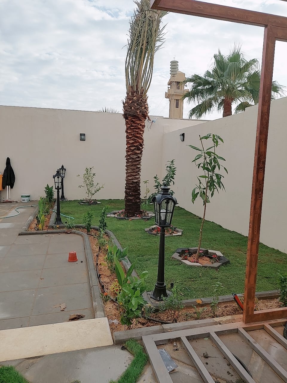 تنسيق حدائق بالمنطقة الشرقية وتركيب العشب وتصميم الشلالات وتصميم شبكات الري